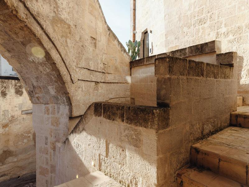 Vetera Matera image