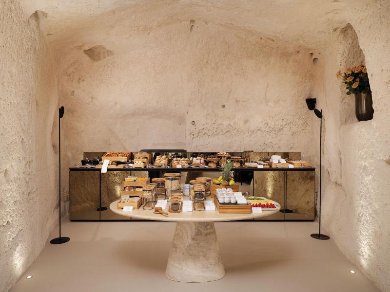 Vetera Matera image
