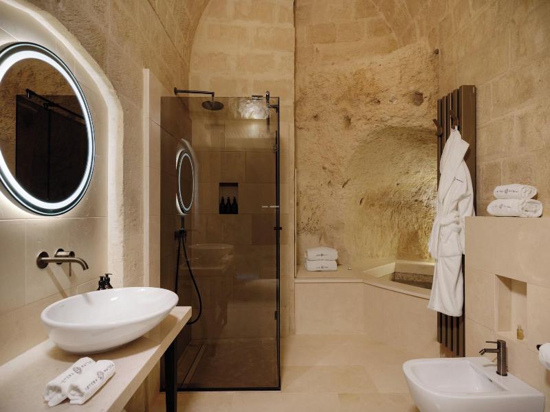 Vetera Matera image