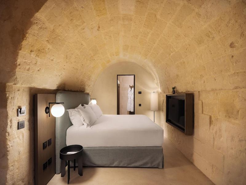 Vetera Matera image
