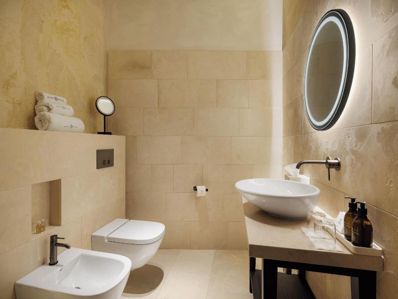 Vetera Matera image