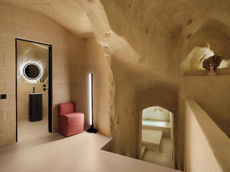 Vetera Matera image