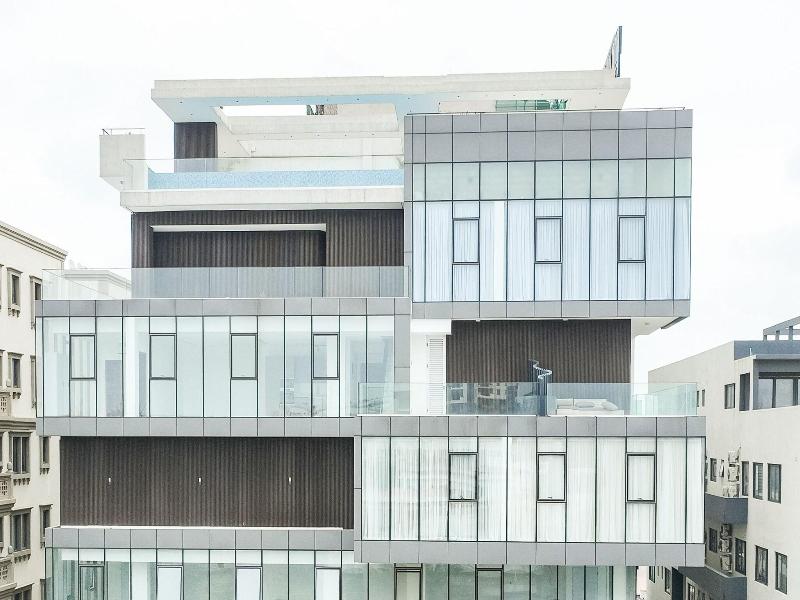 Accra Luxury Apartments At Essence image