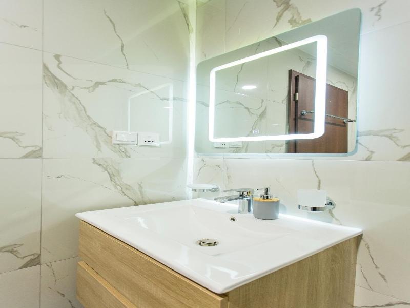 Accra Luxury Apartments At Essence image