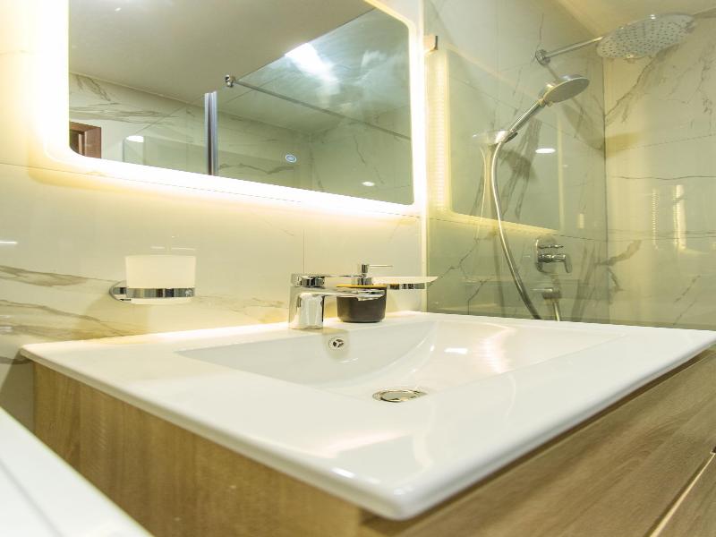 Accra Luxury Apartments At Essence image