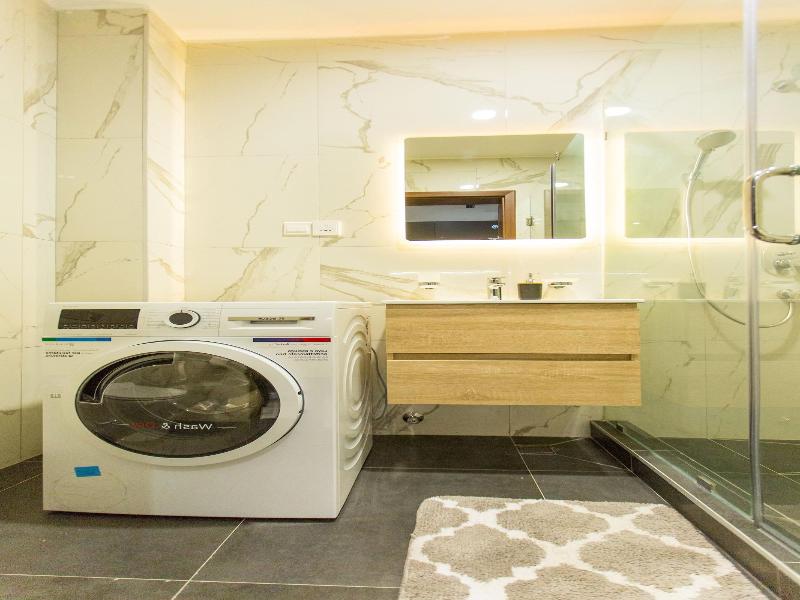 Accra Luxury Apartments At Essence image