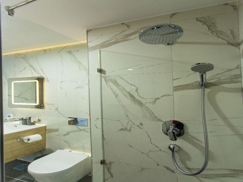Accra Luxury Apartments At Essence image