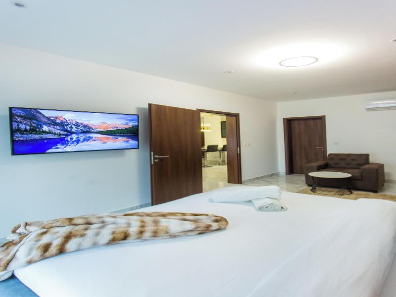 Accra Luxury Apartments At Essence image