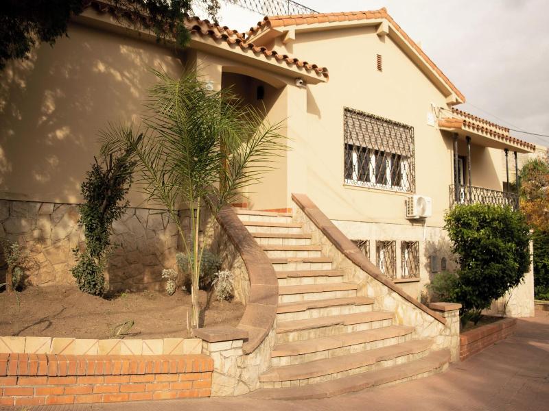 La Casona Del Monumento image