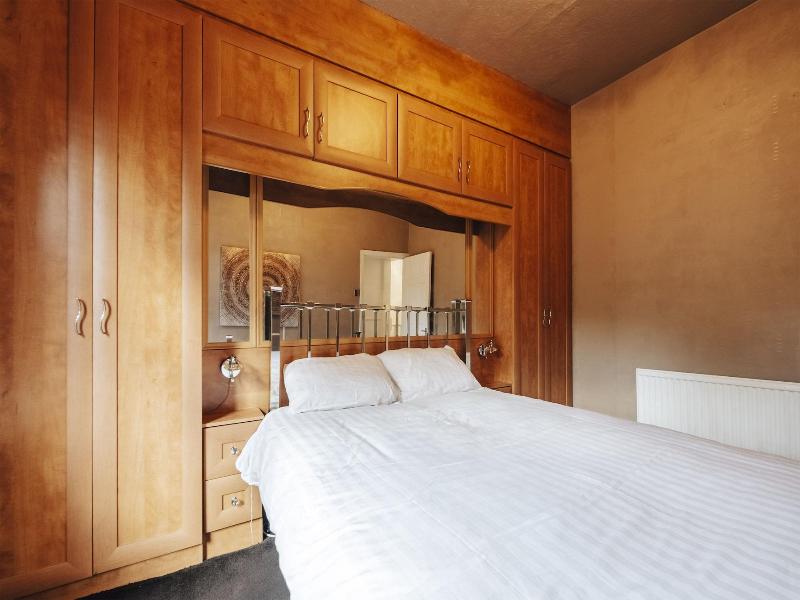 Luxury Town House image