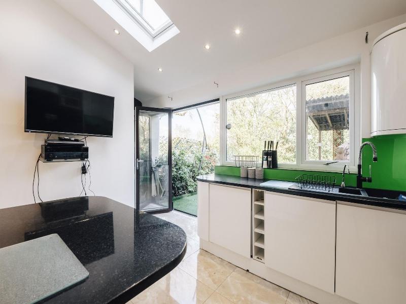 Luxury Town House image