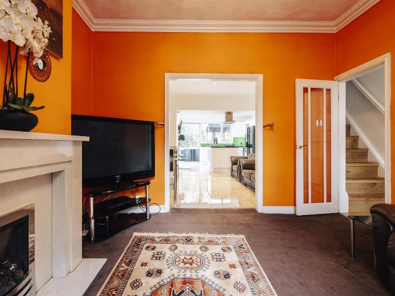 Luxury Town House image