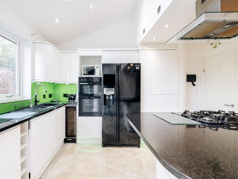 Luxury Town House image