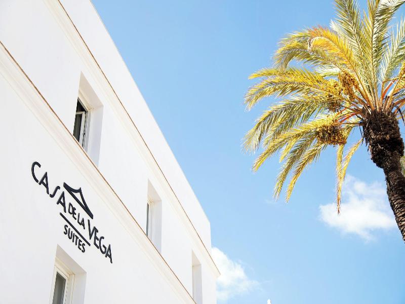 Casa De La Vega Suites image