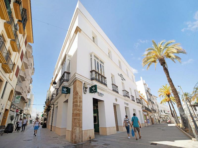 Casa De La Vega Suites image
