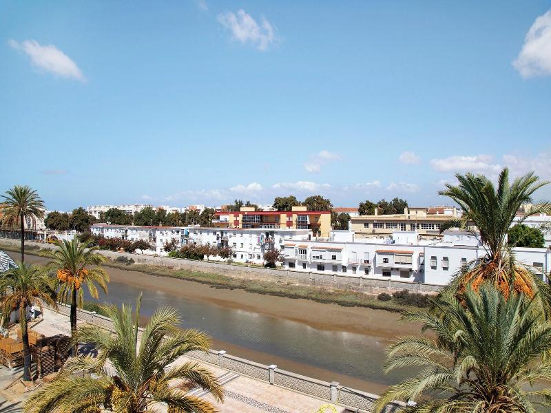 Casa De La Vega Suites image