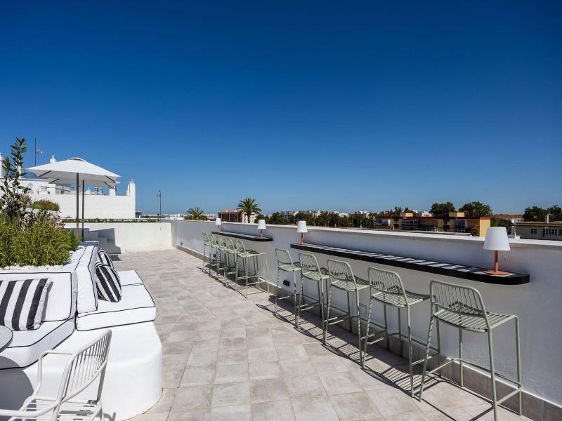Casa De La Vega Suites image