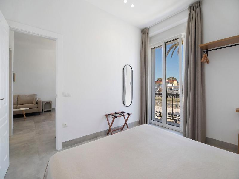 Casa De La Vega Suites image