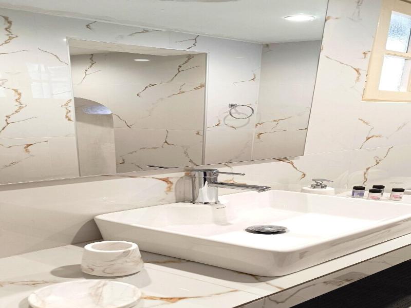 Apeiron Acropolis Suites image