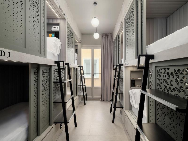 Coeo Hostel Hernan Ruiz image