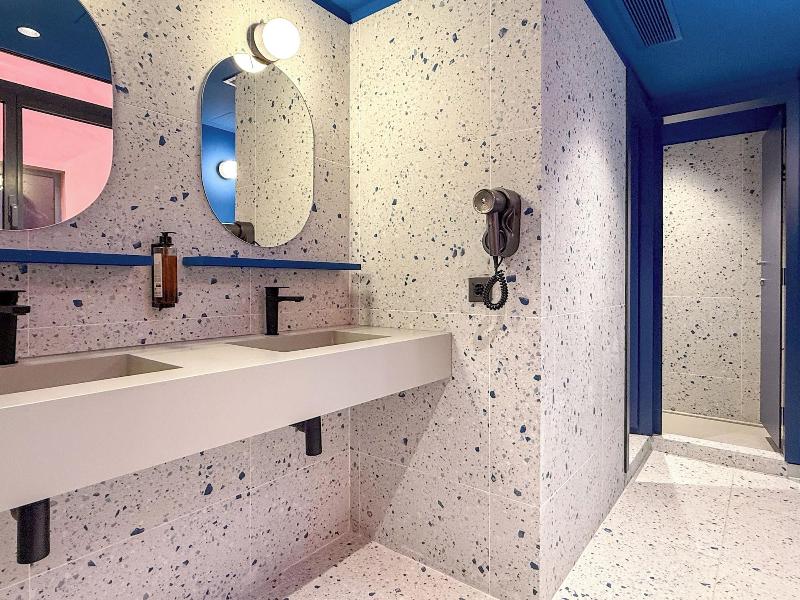 Coeo Hostel Hernan Ruiz image