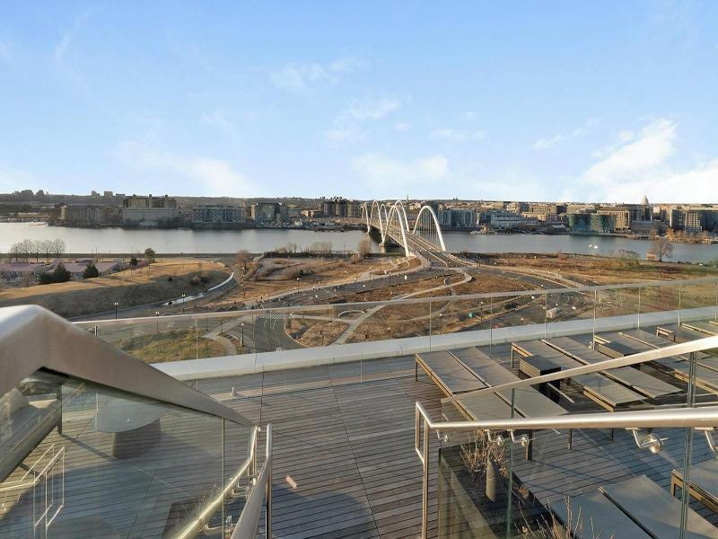 Landing At Bridge District image