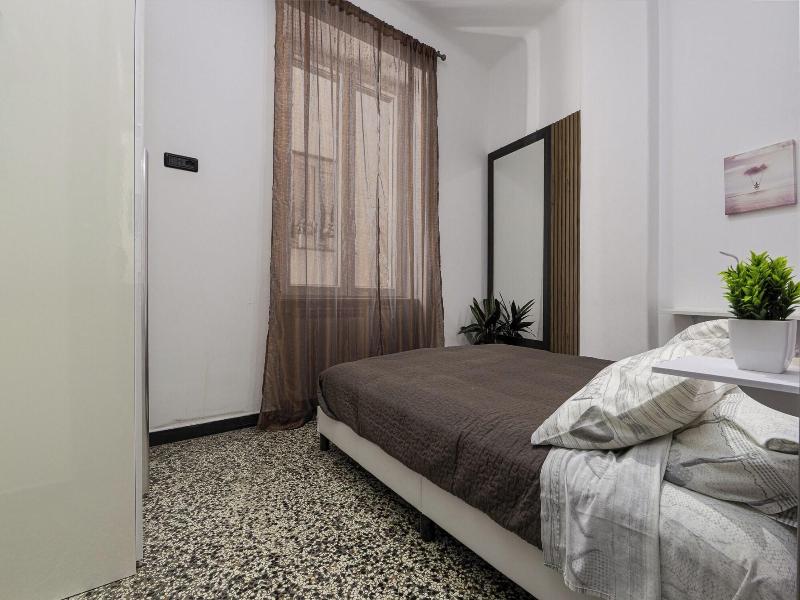 Rosa Homes - The Red image