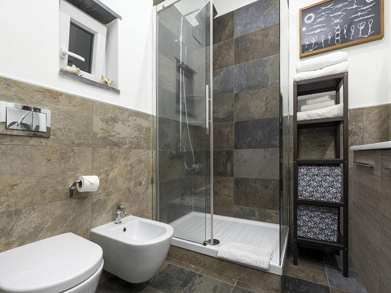 Rosa Homes - The Red image