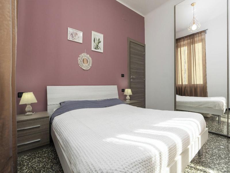 Rosa Homes - The Red image