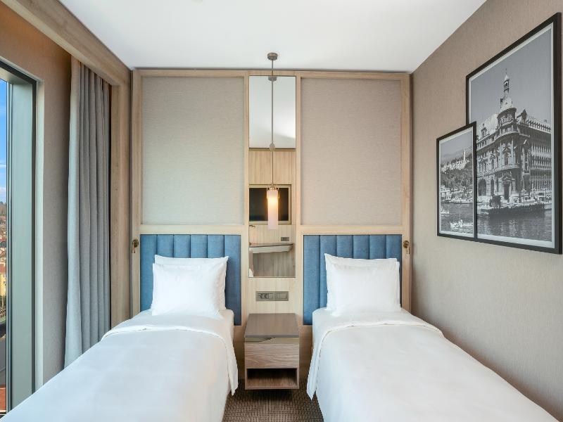 Radisson Hotel Istanbul Merter image