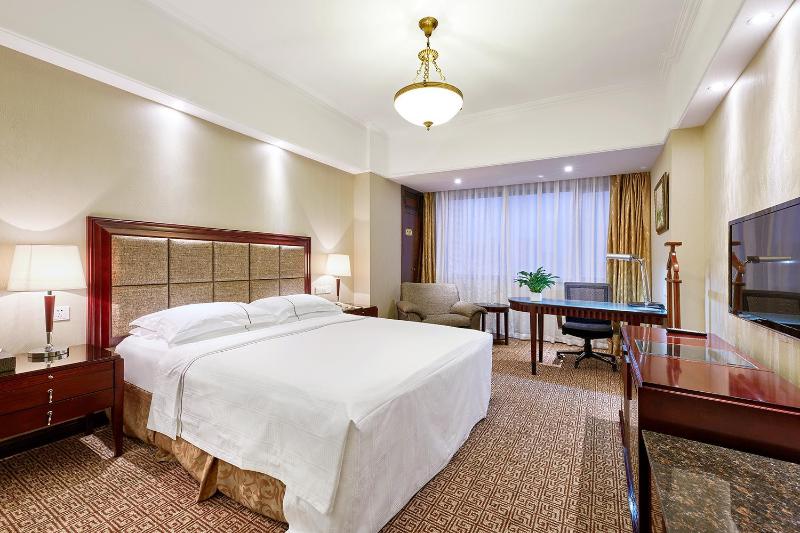 Grand Regency Hotel Qingdao image