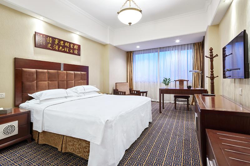 Grand Regency Hotel Qingdao image