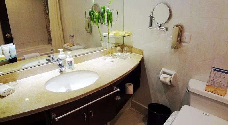 Grand Regency Hotel Qingdao image