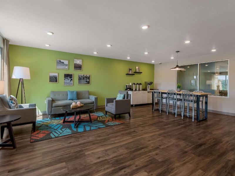 Woodspring Suites Roanoke