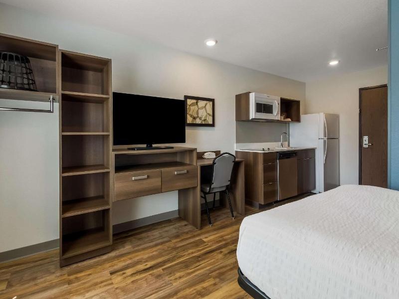 Woodspring Suites Roanoke
