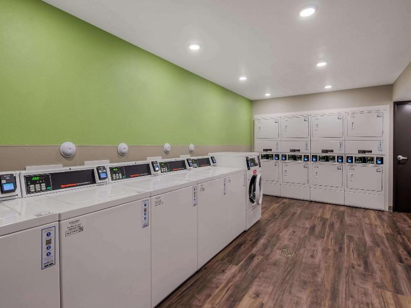 Woodspring Suites Roanoke image