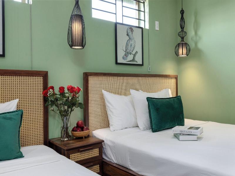 Flower Beachstay & Coffee image