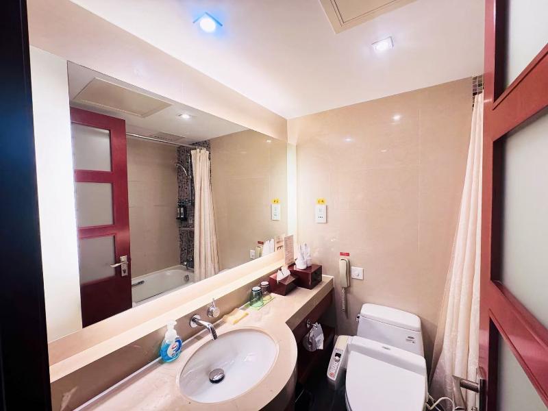 Xiamen Jingmin Central Hotel image