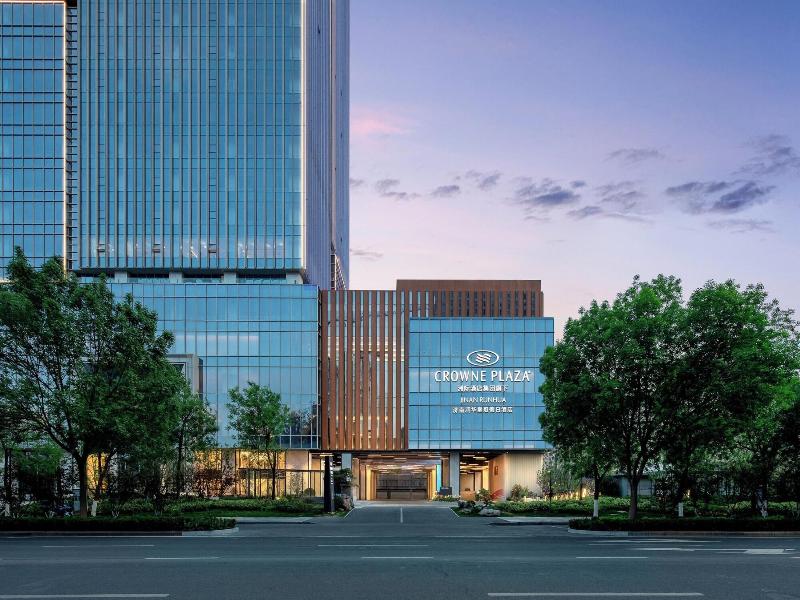 Crowne Plaza Jinan Runhua Hotel By Ihg image