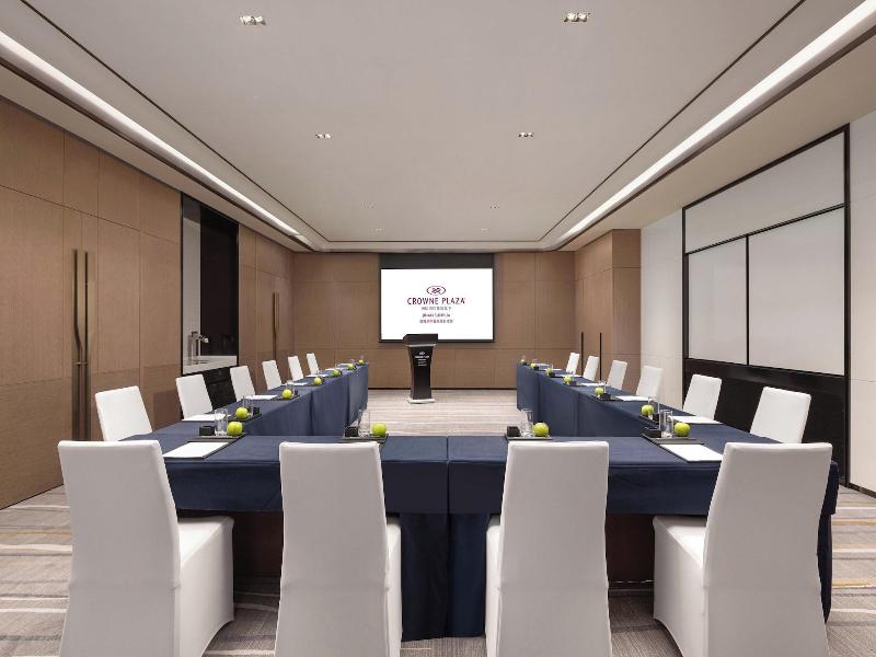 Crowne Plaza Jinan Runhua Hotel By Ihg image