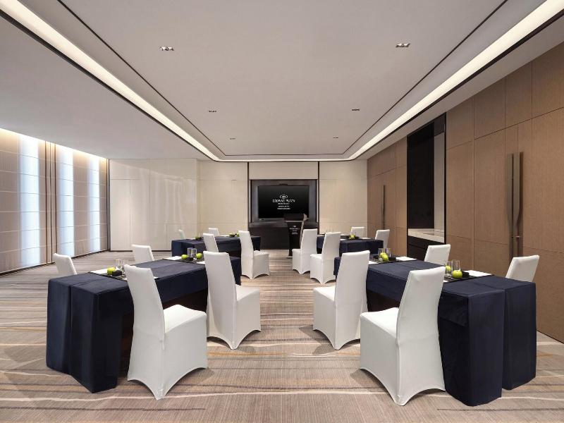 Crowne Plaza Jinan Runhua Hotel By Ihg image