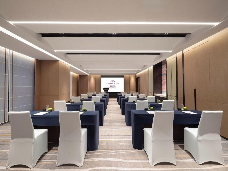 Crowne Plaza Jinan Runhua Hotel By Ihg image