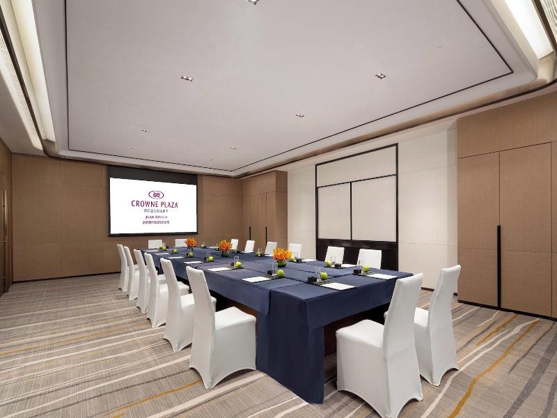 Crowne Plaza Jinan Runhua Hotel By Ihg image