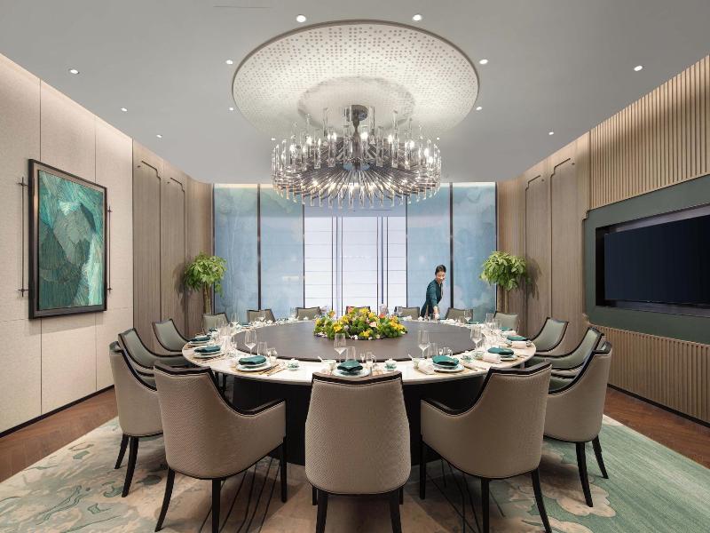 Crowne Plaza Jinan Runhua Hotel By Ihg image