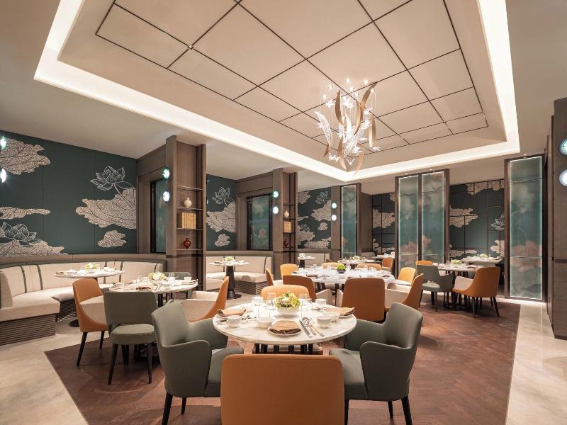 Crowne Plaza Jinan Runhua Hotel By Ihg image