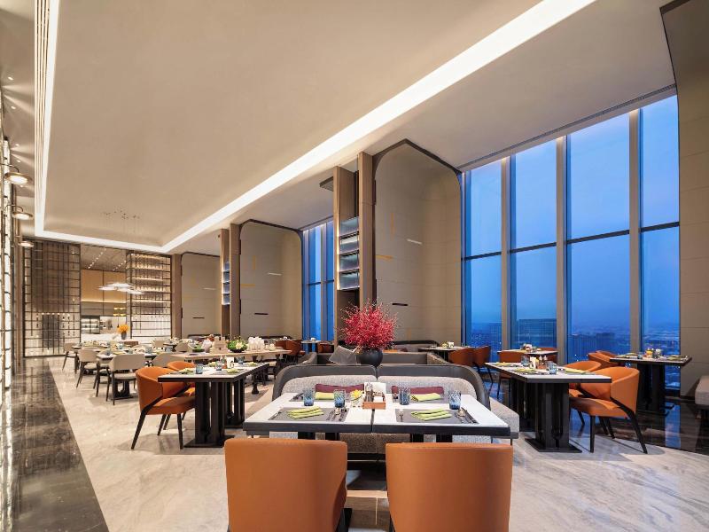 Crowne Plaza Jinan Runhua Hotel By Ihg image