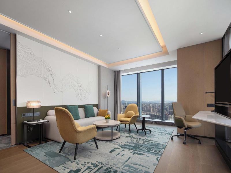 Crowne Plaza Jinan Runhua Hotel By Ihg image