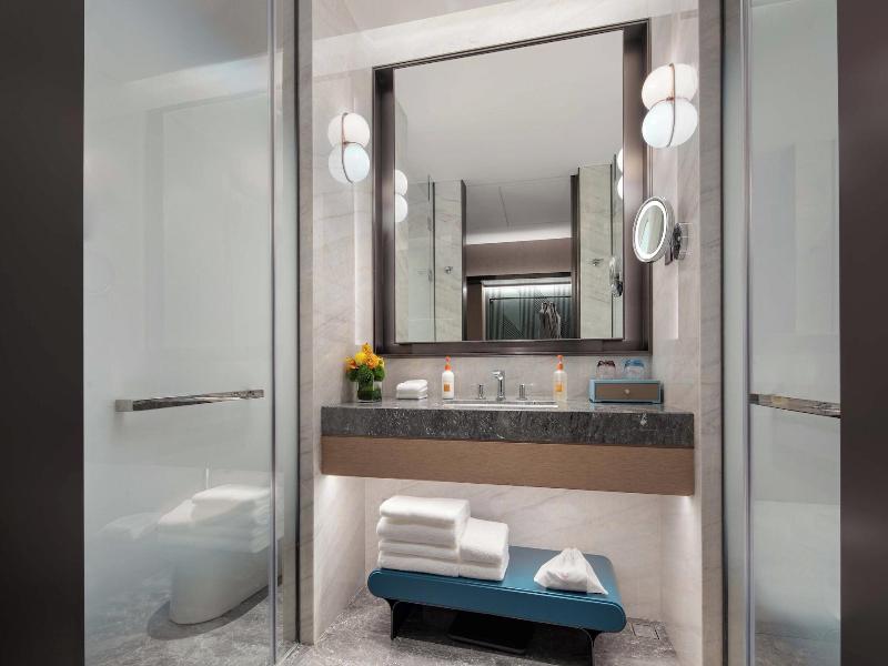 Crowne Plaza Jinan Runhua Hotel By Ihg image