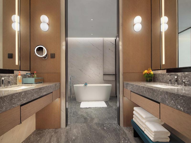Crowne Plaza Jinan Runhua Hotel By Ihg image