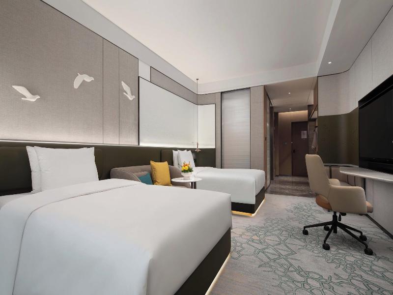 Crowne Plaza Jinan Runhua Hotel By Ihg image